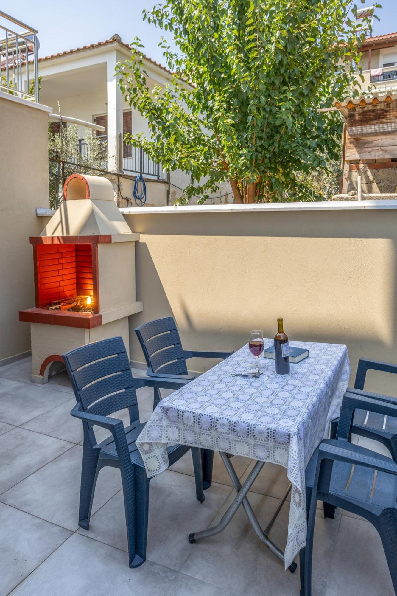 Natalia Peramos Apartment เนอาเปรามอส ภายนอก รูปภาพ